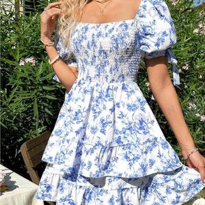 Women'S Resort Style Square Neck Floral Print Puff Sleeve
Ruffle Hem Dress